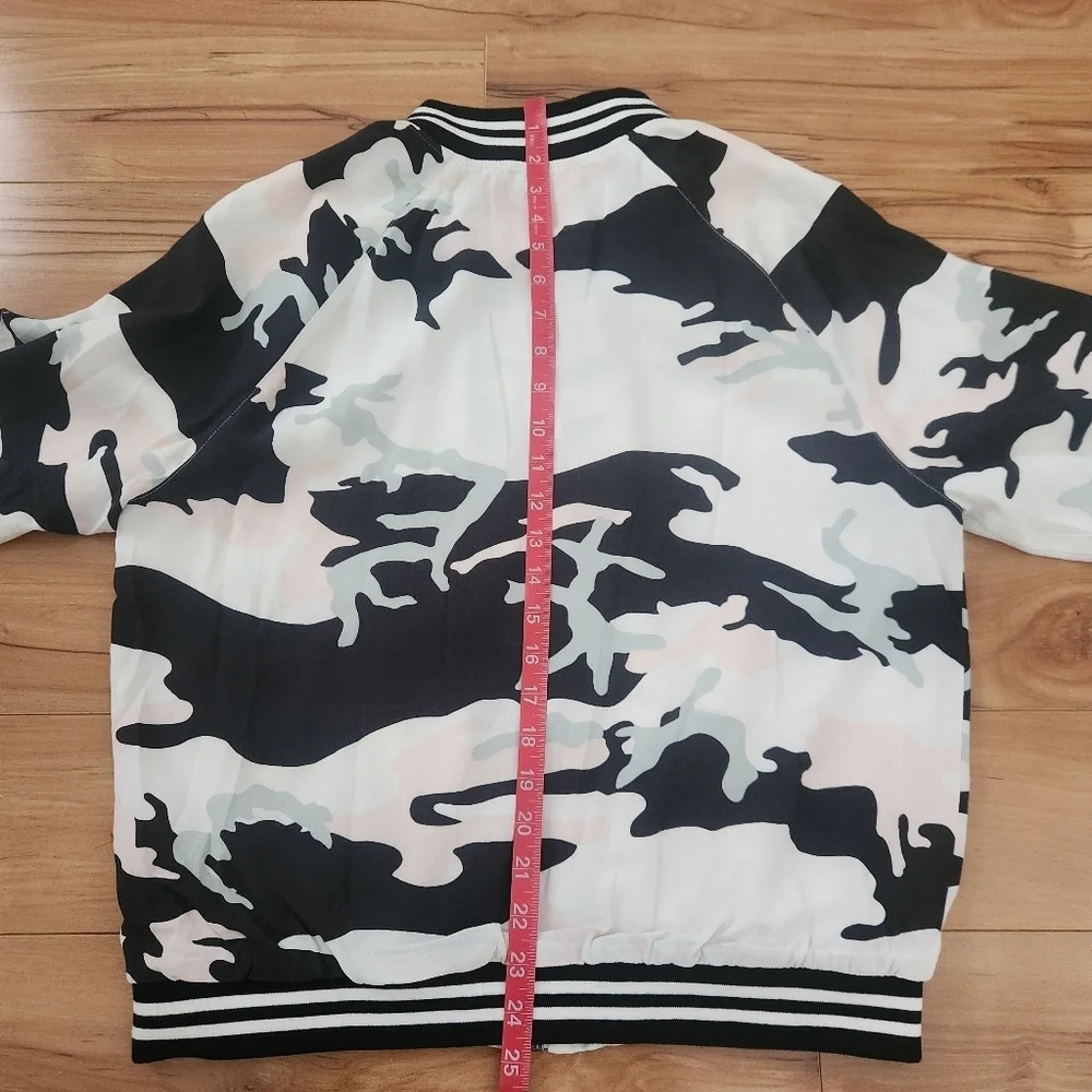 NWT Sanctuary Lightweight Bomber Camo Jacket size LARGE - Picture 7 of 8